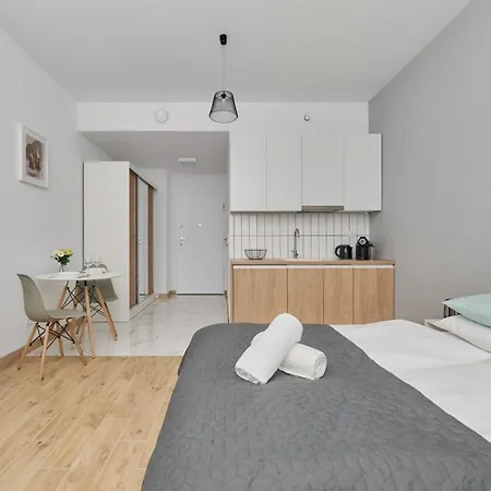 Apartmán Modern Slonimskiego With Balcony By Renters Vratislav