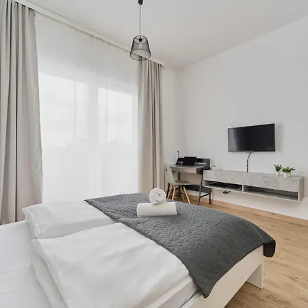 Modern Slonimskiego With Balcony By Renters Vratislav