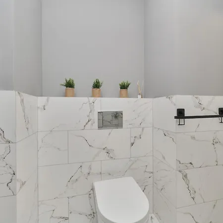 Modern Slonimskiego With Balcony By Renters Breslavia