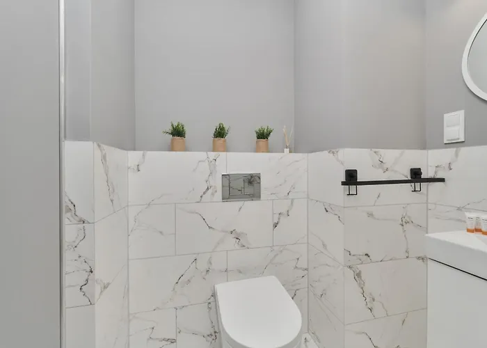 Modern Slonimskiego With Balcony By Renters Wrocław