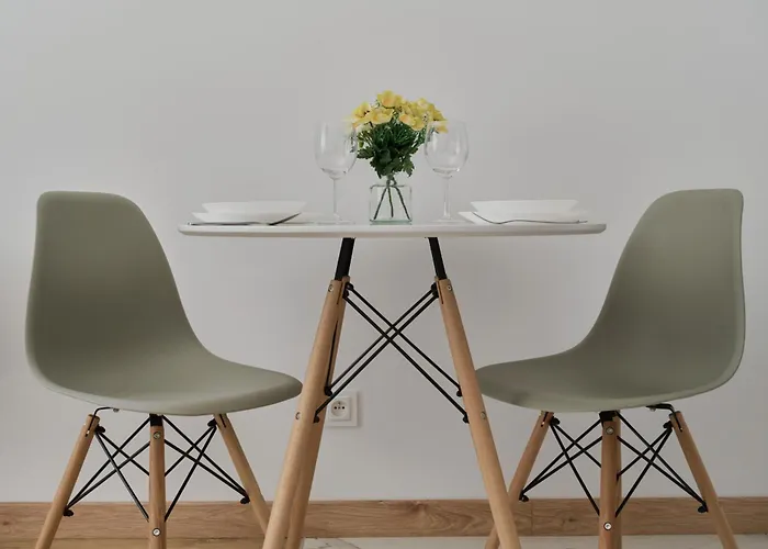 Modern Slonimskiego With Balcony By Renters Apartamento *