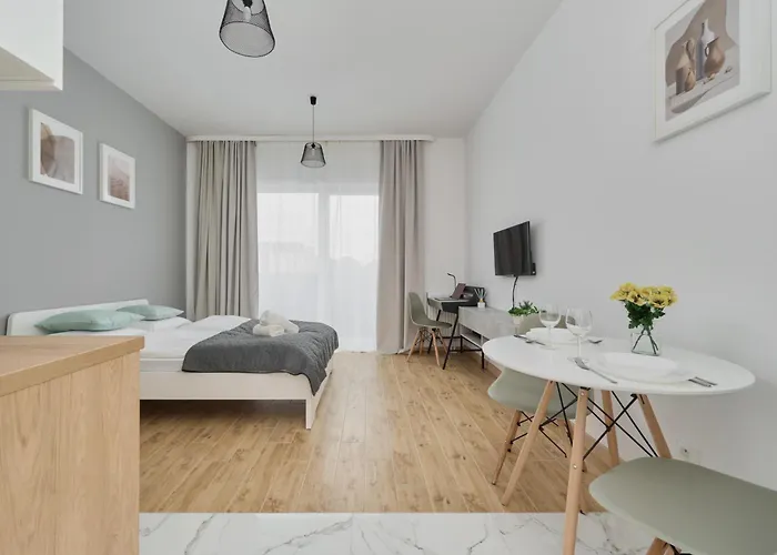 Apartamento Modern Slonimskiego With Balcony By Renters