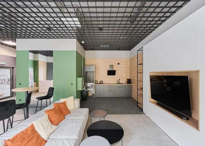 Modern Slonimskiego With Balcony By Renters Apartamento *