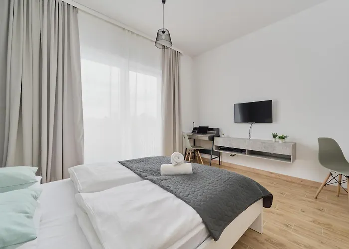 Modern Slonimskiego With Balcony By Renters Wrocław