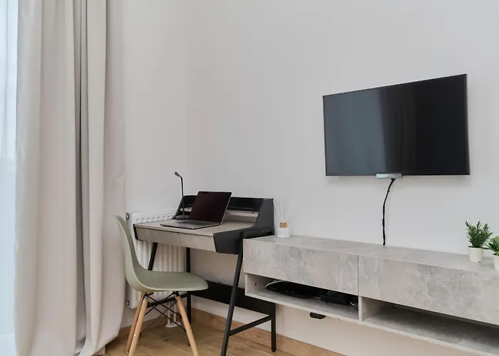 Apartamento Modern Slonimskiego With Balcony By Renters